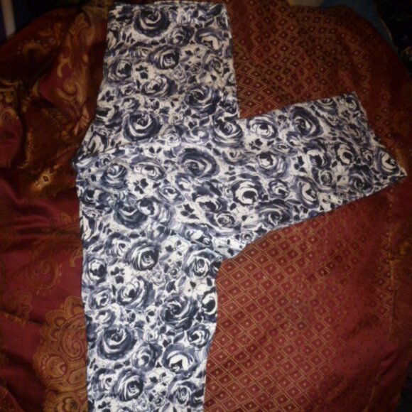 Sale ✨ Hillard & Hanson Stretch Capri Pants | Women’s Size 6 ✨ - Picture 2 of 11